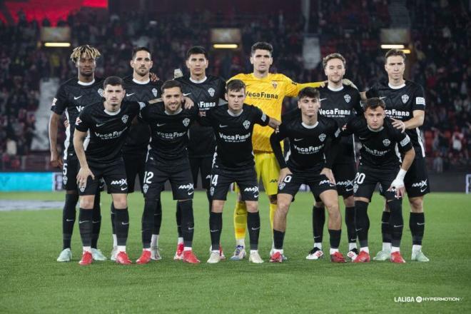 Once titular del Elche en Almería. (Foto: LALIGA)