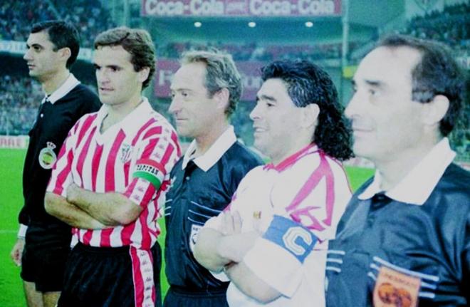 Genar Andrinua y Maradona, en un Athletic Club-Sevilla FC jugado en San Mamés.