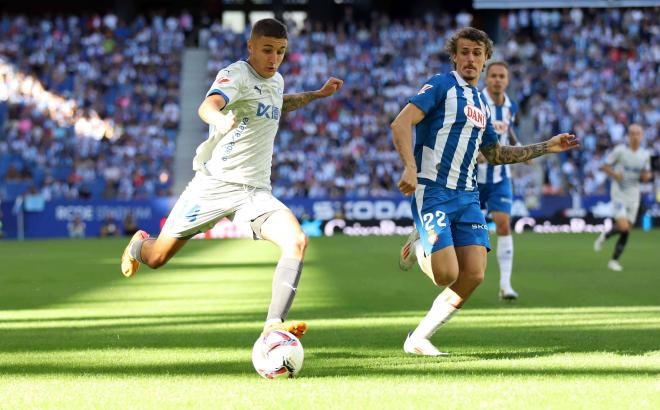 Carlos Romero y Manuel Tenaglia, en el Espanyol-Alavés (Foto: Cordon Press).