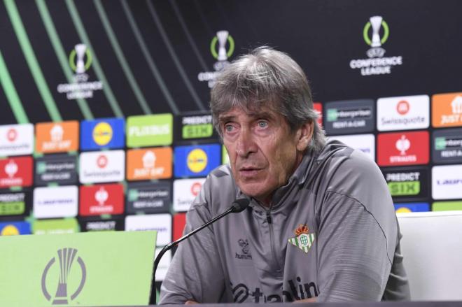 Manuel Pellegrini, en una rueda de prensa reciente (Foto: Kiko Hurtado).