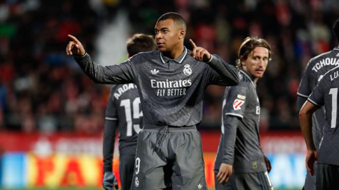 Kylian Mbappé celebrando un gol contra el Girona (Europa Press)