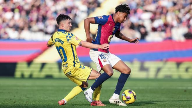 Alberto Moleiro y Lamine Yamalen el encuentro de ida de LALIGA (Foto: Europa Press)