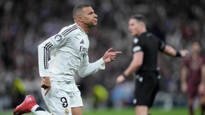 Mbappé celebrando su gol al City (Cordon Press)