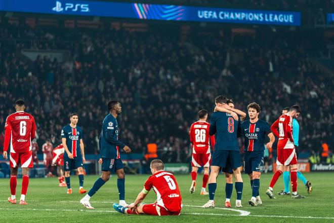 Los jugadores del PSG celebrando la goleada al Brest (Foto: Cordon Press).