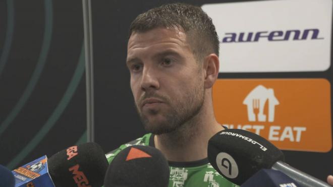 Aitor Ruibal, enfadado en la zona mixta tras el Betis-Gante.