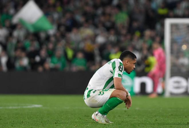 Vitor Roque, expulsado en el Betis-Gent (Foto: Kiko Hurtado).