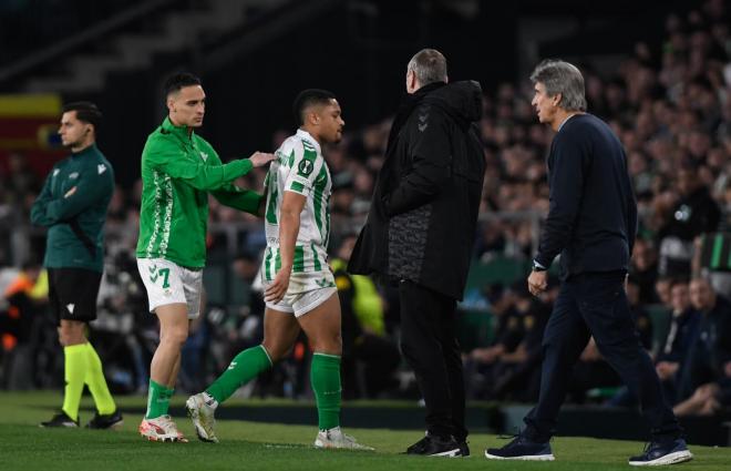 Vitor Roque, expulsado en el Betis-Gent (Foto: Kiko Hurtado).