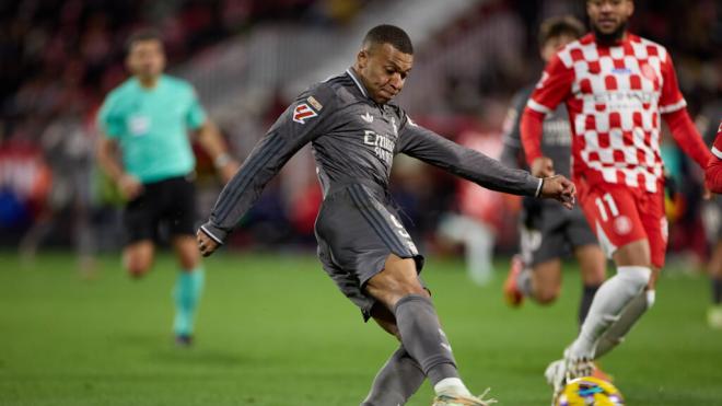 Mbappé durante el partido ante el Girona (Cordon Press)