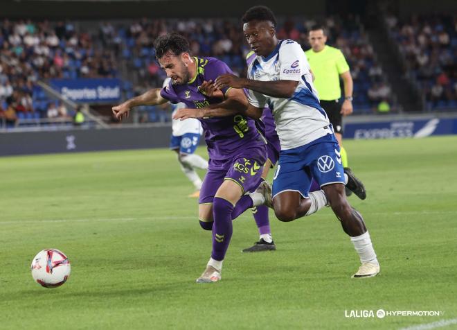 Lance del Tenerife - Málaga CF de la primera vuelta (Foto: LALIGA).