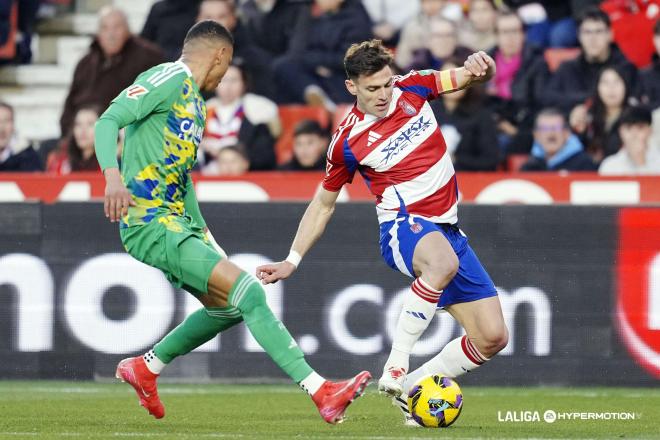 Lance del Granada - Real Zaragoza (Foto: LALIGA).