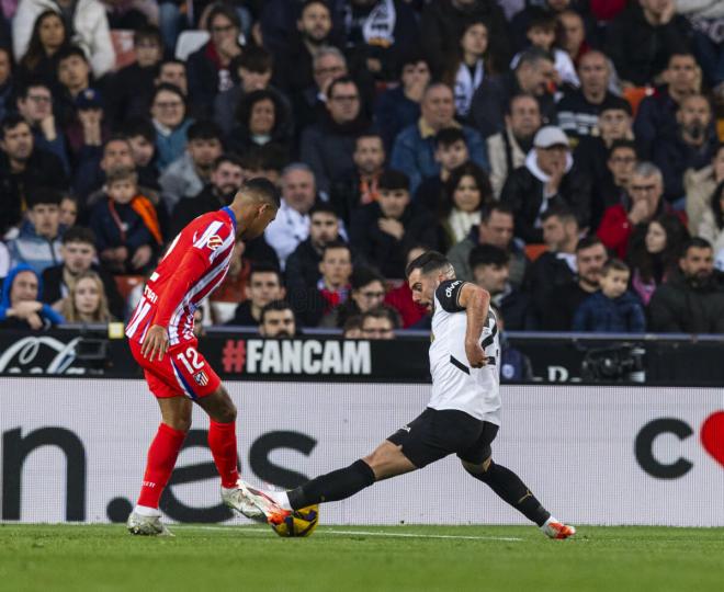 Un lance del Valencia CF-Atlético