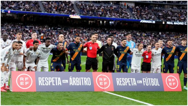 El Madrid posa con la campaña de la RFEF a favor de los árbitros. (Foto: Europa Press)