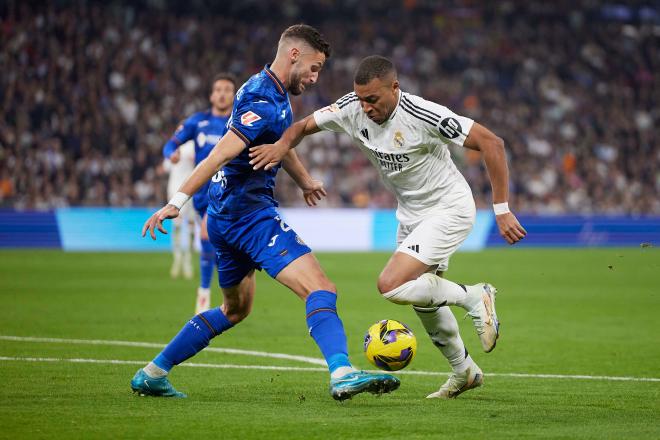 Domingos Duarte con el Getafe. (Foto: Cordon Press)