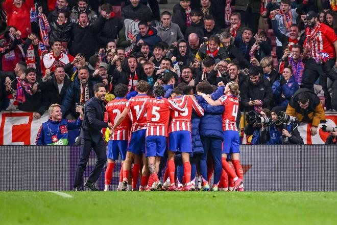 El Atlético de Madrid celebra un gol frente a su afición (Cordon Press)