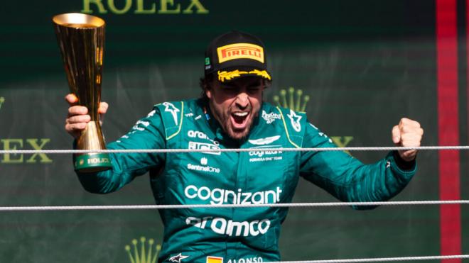 Fernando Alonso celebrando la victoria (Cordon Press)