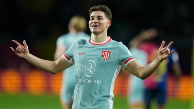 Julián Álvarez en el Barça - Atlético de Copa del Rey (Foto: EFE)