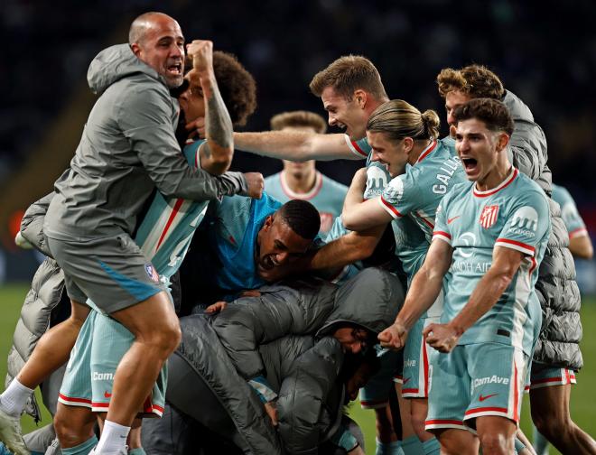 El Atlético de Madrid celebra el gol de Sorloth en Montjuic (Cordon Press)