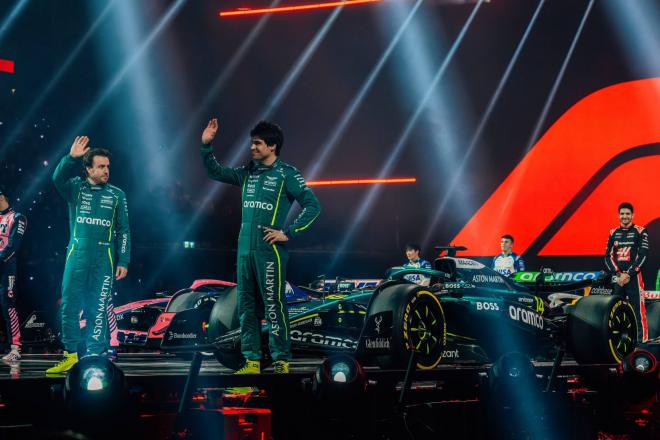 Fernando Alonso y Lance Stroll en la presentación de la temporada de la F1 (Aston Martin)