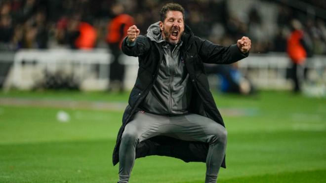 Simeone celebrando el gol del Atlético ante el Barcelona (EFE)