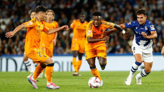 Brahim Díaz, Vinicius y Zubimendi en el Real Sociedad - Real Madrid de LALIGA (Foto: EP)