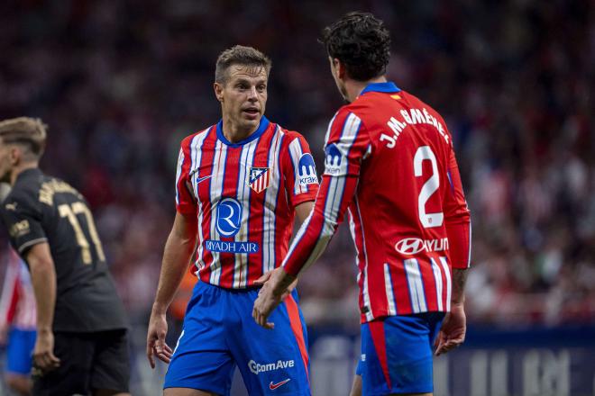 Azpilicueta y José María Giménez en un partido del Atlético de Madrid (Cordon Press)