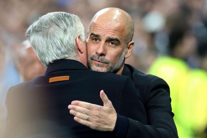 El abrazo entre Carlo Ancelotti y Pep Guardiola en la Champions (Cordon Press)