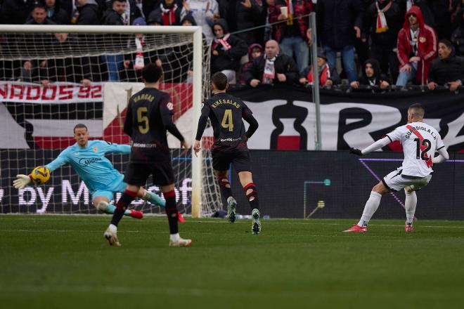 Parada de Orjan Nyland en el Rayo-Sevilla (Foto: Cordon Press).