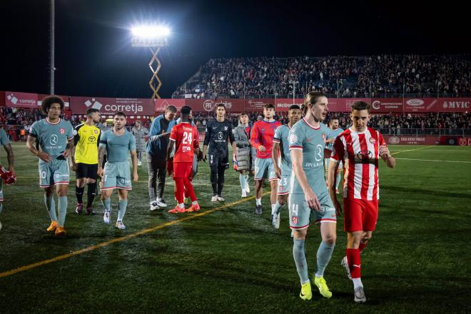 Los jugadores del Atlético y del Vic en la eliminatoria de la Copa del Rey (Cordon Press)