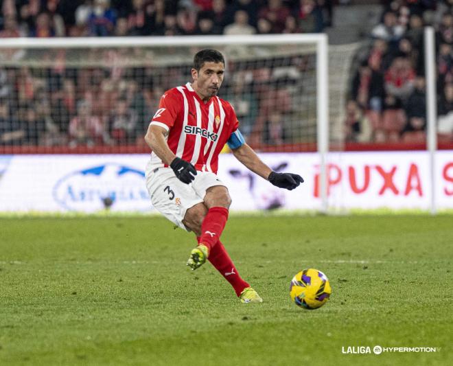 Cote, en un partido del Real Sporting (Foto: LALIGA).