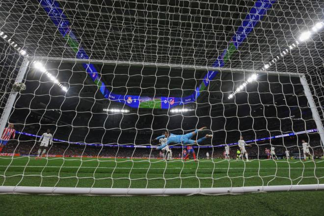 Thibaut Courtois no llega al golazo de Julián Álvarez (Cordon Press)