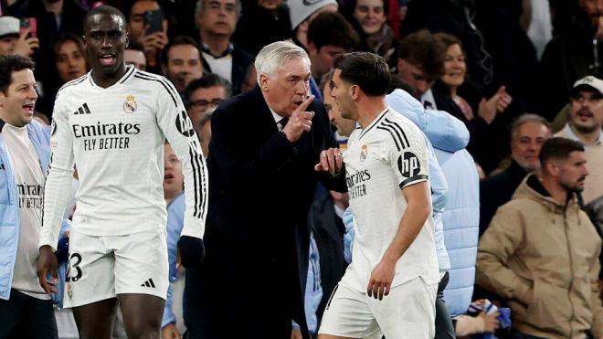 Carlo Ancelotti y Brahim Díaz (Fuente: Cordon Press)