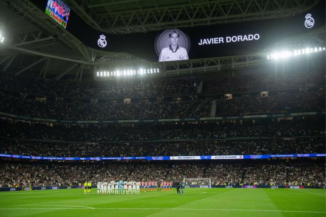 Minuto de silencio en memoria de Javier Dorado (Foto: CordonPress).