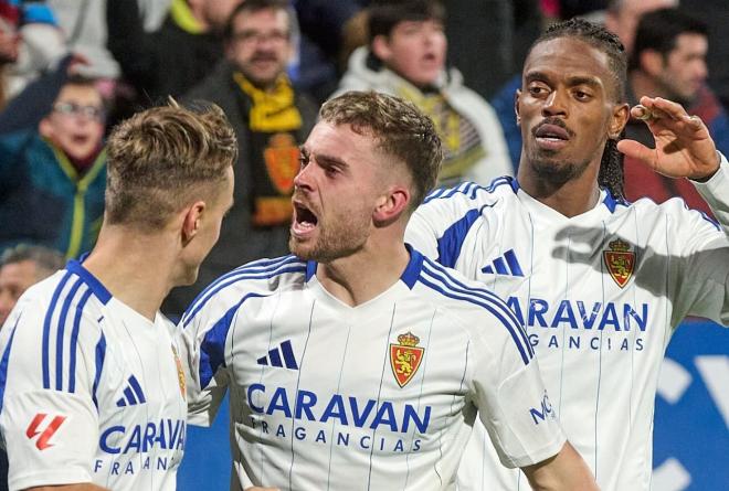 Mario Soberón celebra su gol en el Real Zaragoza-Sporting (Foto: RZ).