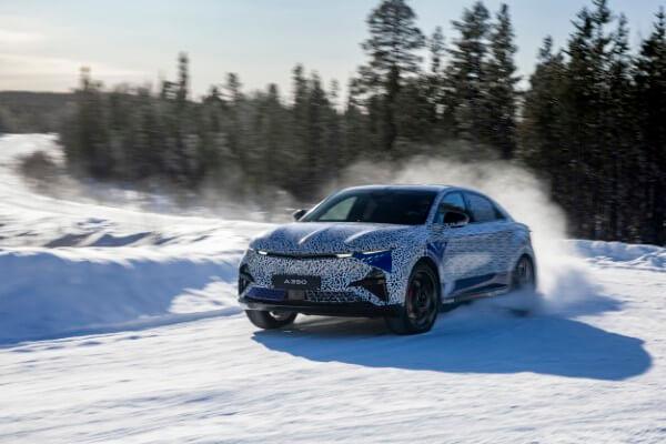 Alpine A390 en el Ártico a menos 40 grados.