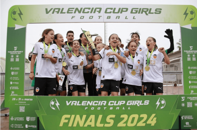La Valencia Cup Girls más solidaria con la DANA