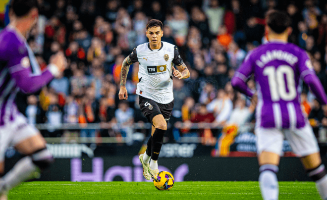 Enzo Barrenechea ante el Real Valladolid