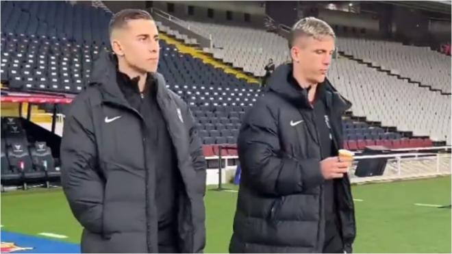 Fermín López y Dani Olmo, antes de la suspensión del Barcelona-Osasuna por Carles Miñarro (foto: FCB twitter)