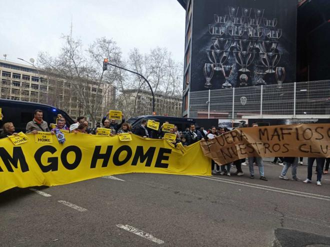 Protestas unidas contra Peter Lim y Ronaldo