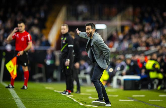 Carlos Corberán en el Valencia - Valladolid