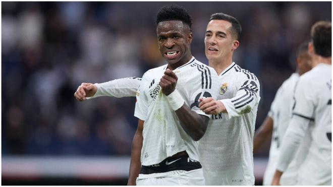 Vinicius celebra junto a Lucas Vázquez su gol en el Real MAdrid-Rayo (foto: Cordon Press).