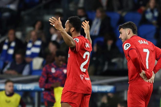 Chidera Ejuke celebra su gol en el Real Sociedad-Sevilla (Foto: Cordon Press).