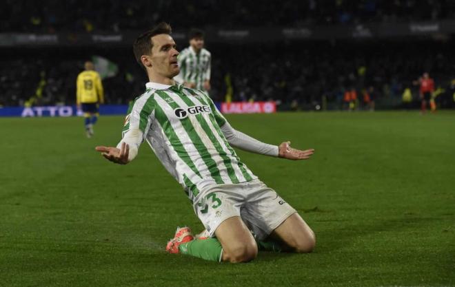 Diego Llorente celebra su gol ante Las Palmas (Foto: Kiko Hurtado)