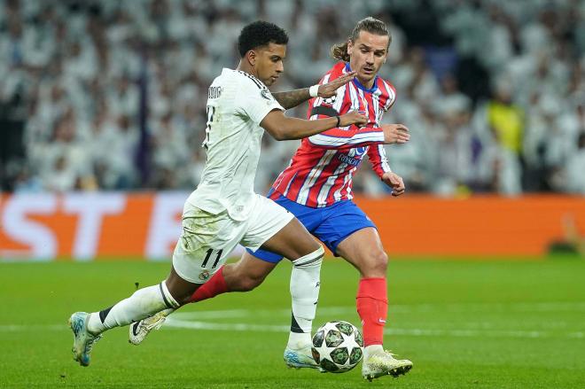 Rodrygo y Griezmann, en un derbi de Champions League (Cordon Press)