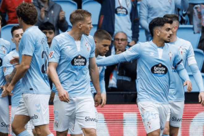 Damián Rodríguez y Carl Starfelt (Foto: LaLiga).