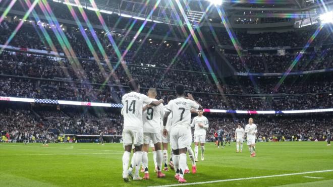 Los jugadores del Real Madrid celebran un gol en el Santiago Bernabéu (Foto: Europa Press)