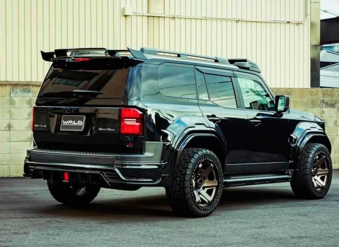 Toyota Land Cruiser Desert Series Black Bison Edition