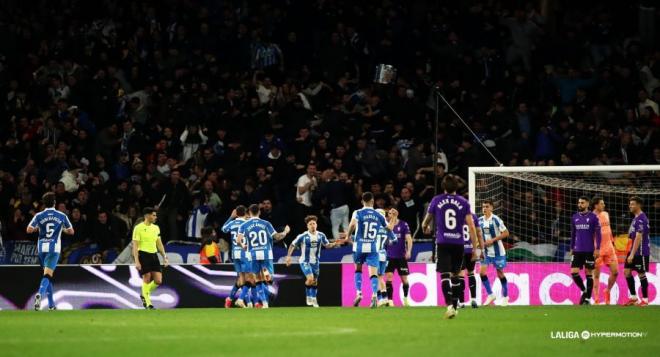 Zakaria Eddahchouri celebra su gol en el Dépor-Córdoba (Foto: LALIGA).