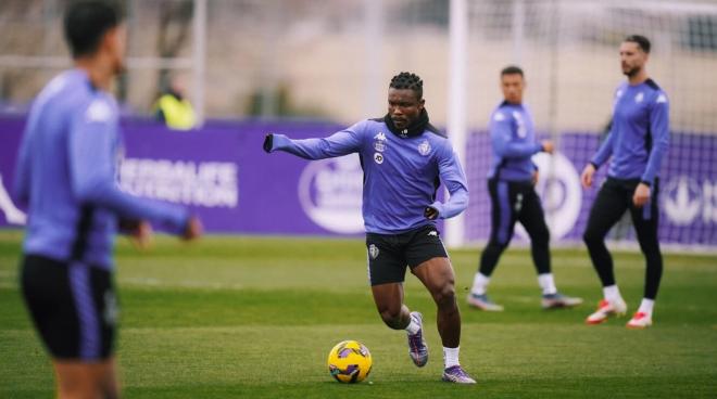 Aiddo vuelve a los entrenamientos con el grupo (Foto: Real Valladolid).