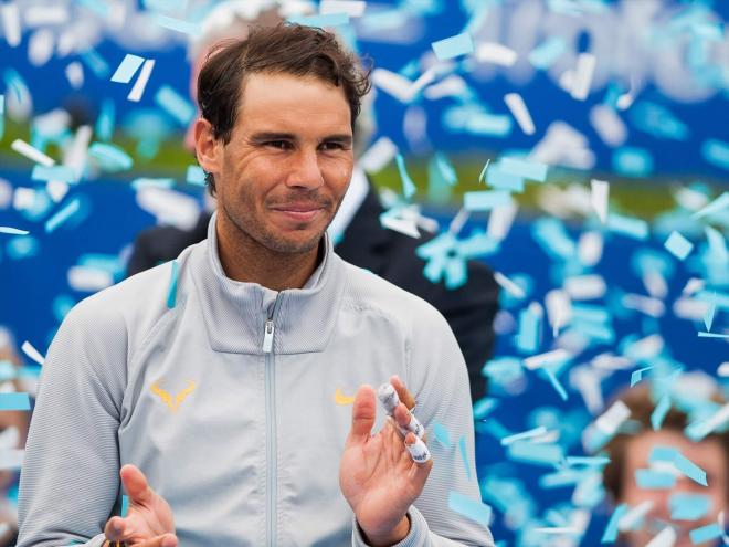 Rafa Nadal aplaude tras un partido (FOTO: Europa Press).