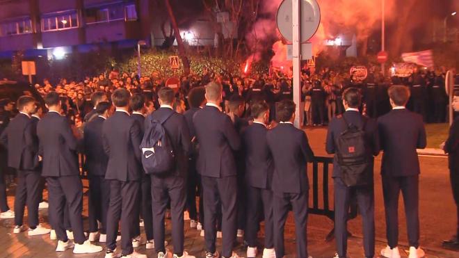 El recibimiento al Atleti en el hotel de concentración